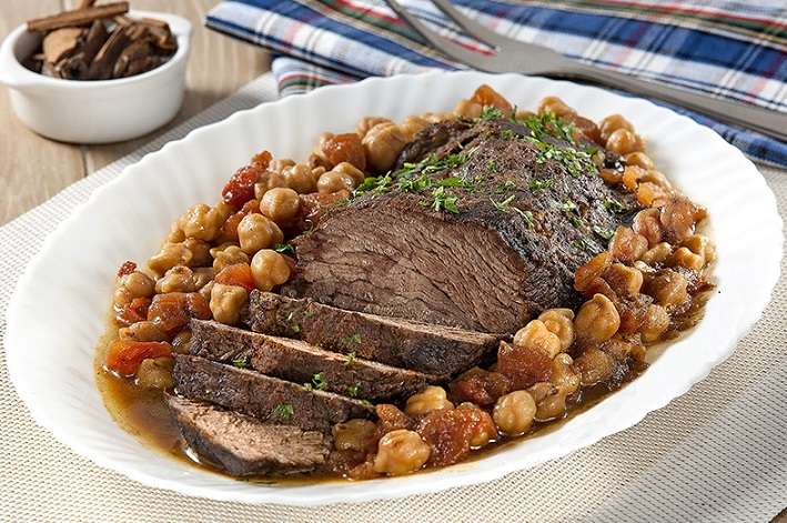 Foto de carne de panela com grão de bico